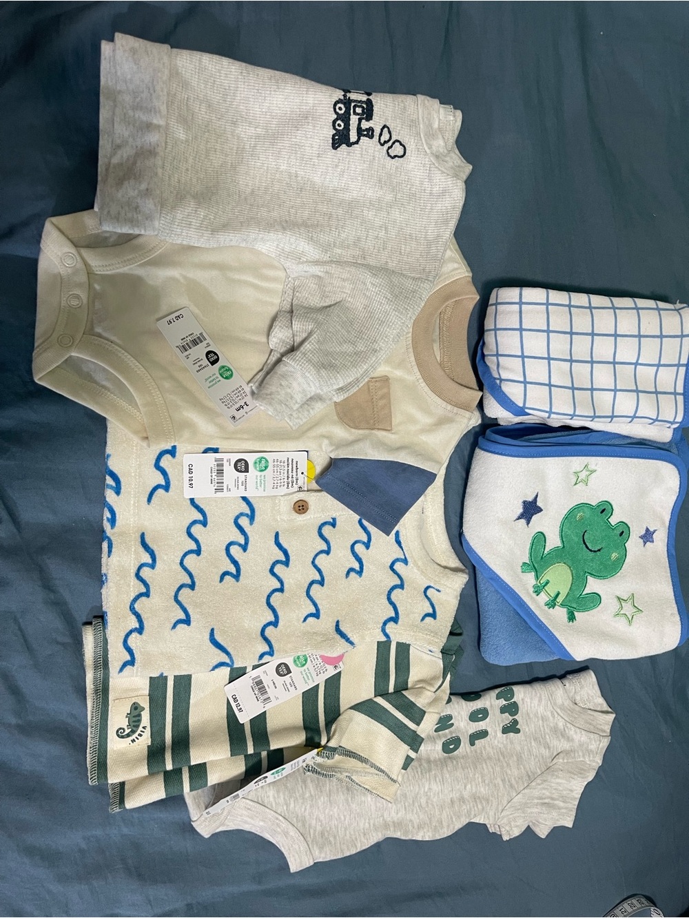 Bundle - newborn to 3 mos + bath towel (2pcs)
